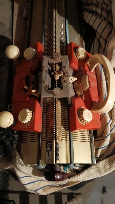 Maquina de tricotar