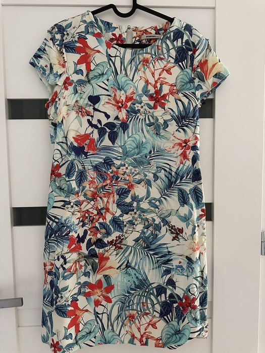 Sukienka krótka w kwiaty