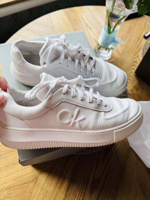 Продам кроссовки CALVIN KLEIN 39р.