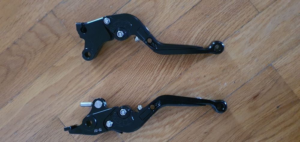 Vendo diverso  material para CFMOTO mt450