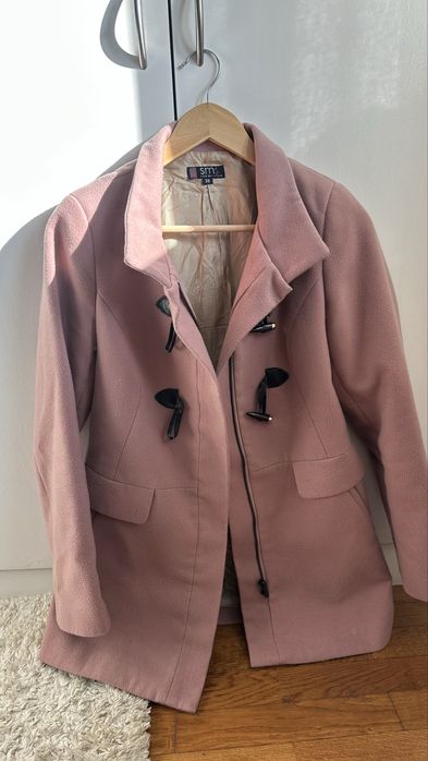 Sobretudo Rosa com capuz