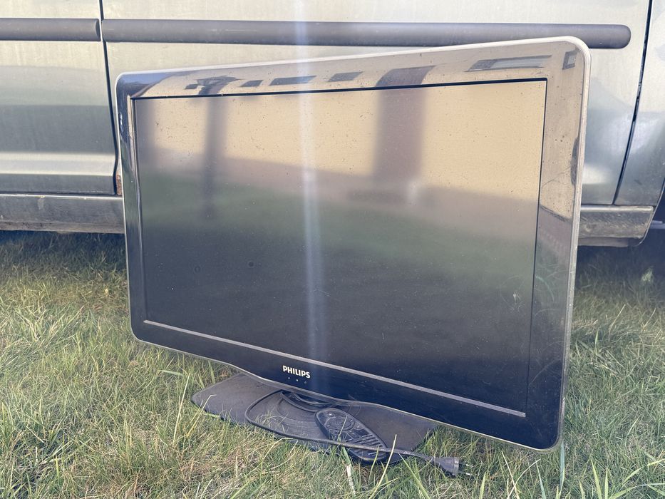 Telewizor LED Philips 32PFL5605H FullHD  w 100% sprawny + pudelko i oryginalny pilot