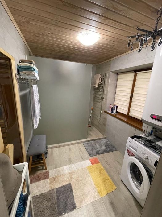 Новий будинок з лазнею біля Дніпра