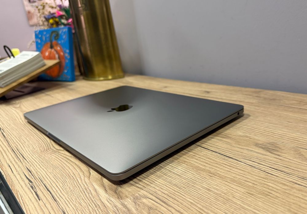 MacBook Pro 13 M1/8 CPU/8 GPU/ 16/ 1 TB/ Space Gray новий
