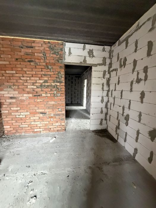 2 кімнатна квартира | 65 м.кв | після будівельників | переуступка