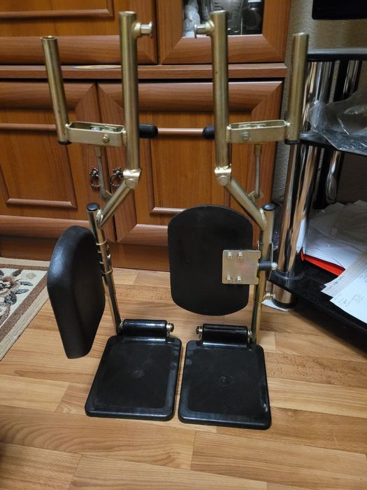 Подножки к инвалидной коляски