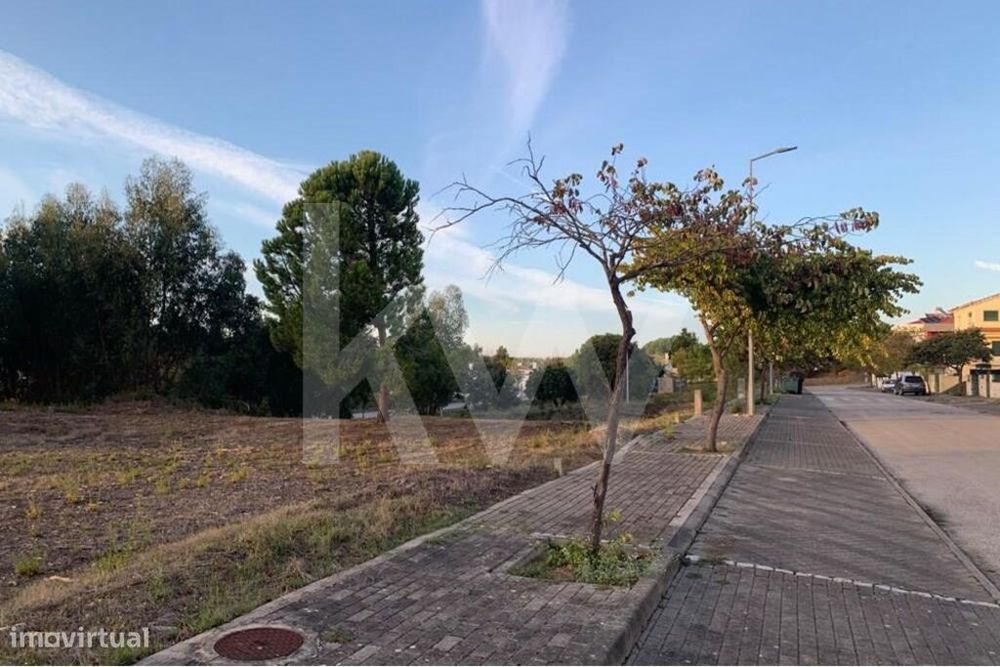 Vende-se Terreno Urbano no Entroncamento