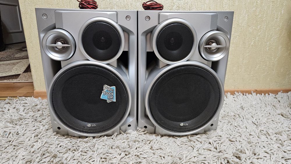 Музичний центр LG LM-K3340