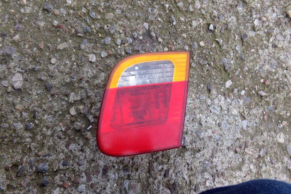 Lampa w klapę tył tylna prawa 6907946-05 bmw e46 sedan lift