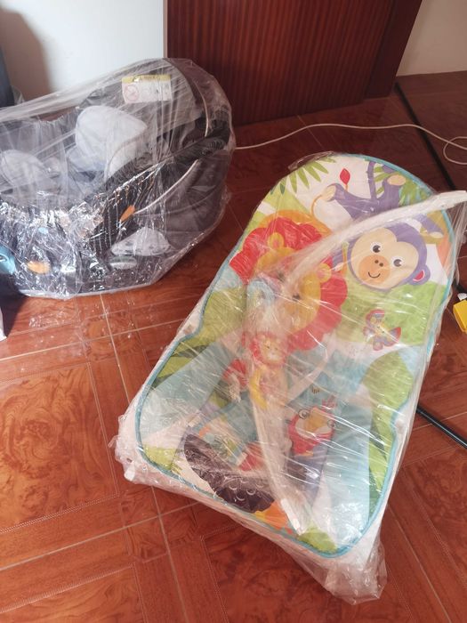 Espreguiçadeira Fisher-Price Safari. Com vibração.