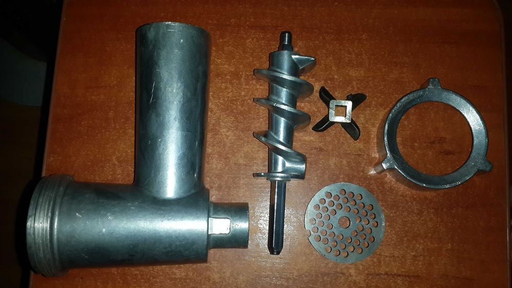 Две электромясорубки ссср