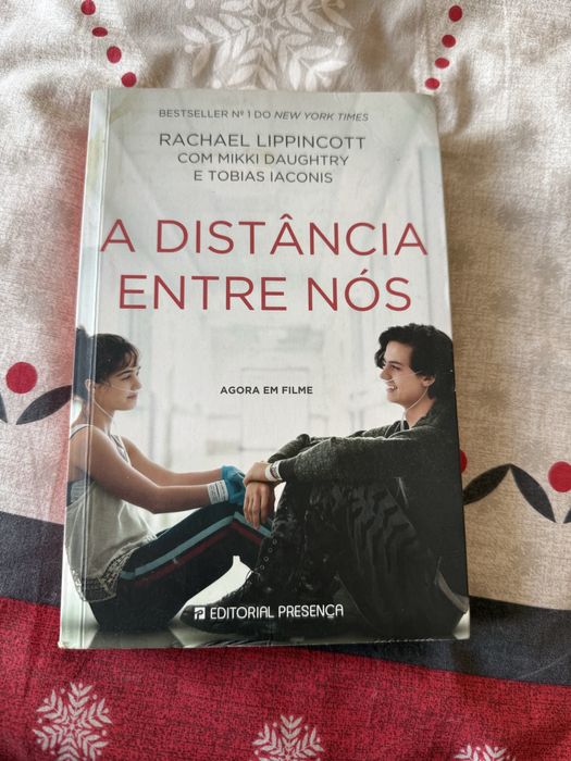 Livro : a distância entre nós