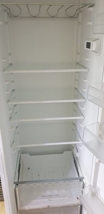 Frigorífico vertical sem congelador