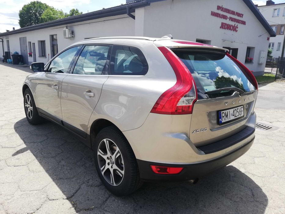Volvo Xc 60 I 2.0 D3 DRIVe Momentum skóra navi xenon serwisowany