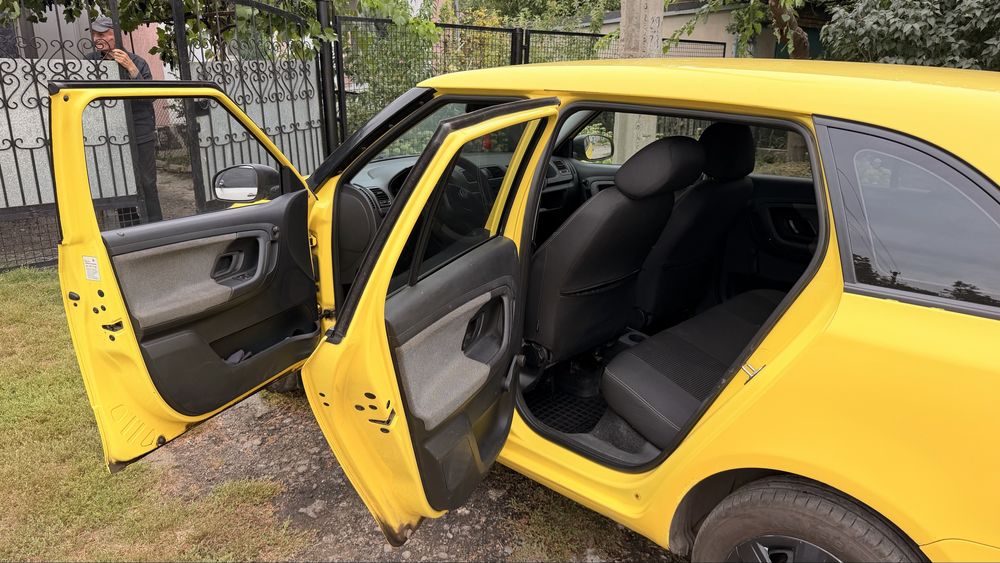 Skoda Fabia 2011 VIN TMBJH15J3CB500442 фото оголошення 2 з 8