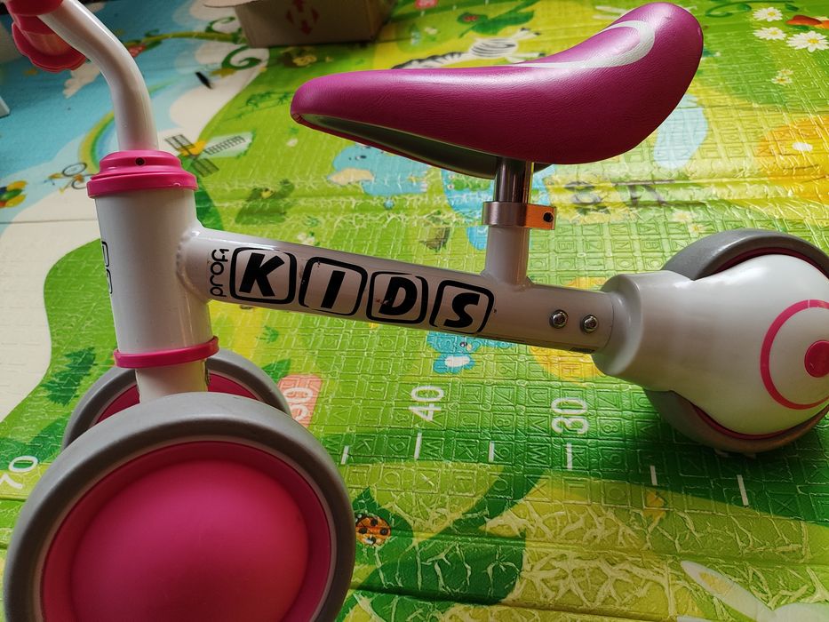 Продам дитячий біговелосипед на 1-3 роки