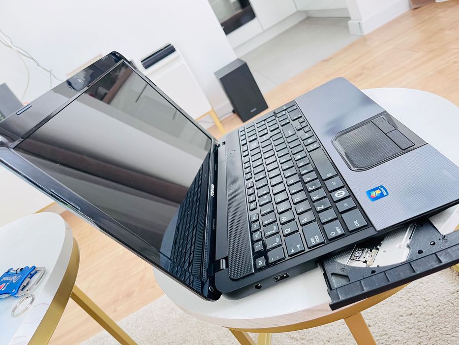 Laptop Toshiba Satellite c855-12j