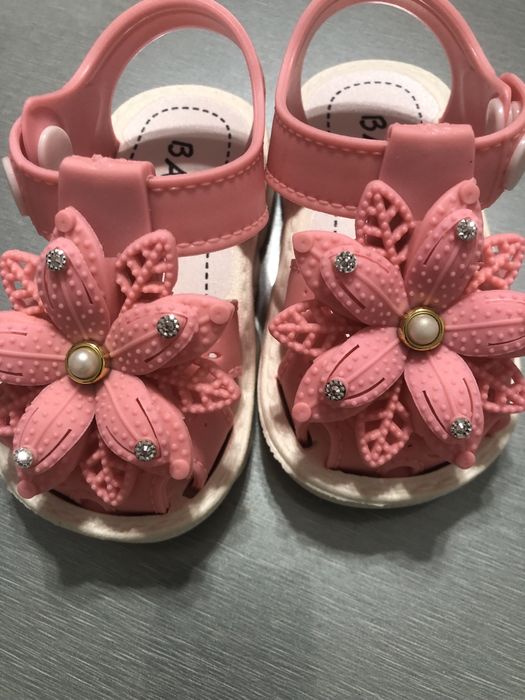 босоножки 17 размер . 6-10 мес