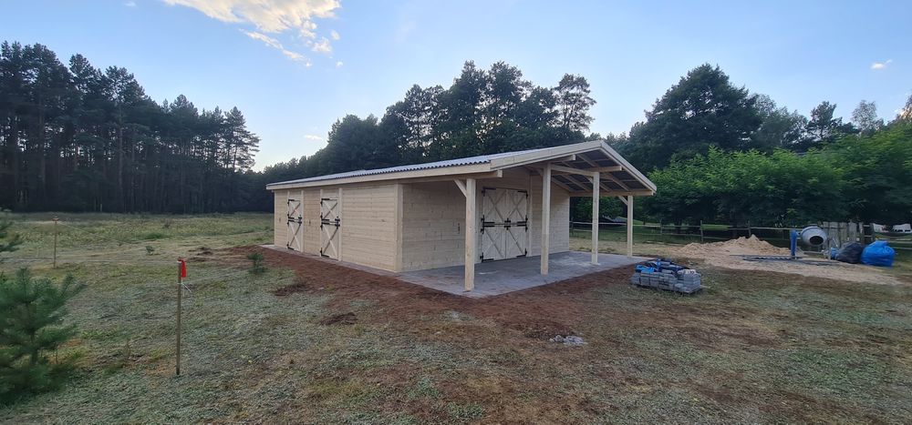 Końbox stajnia „M” dla koni, boksy, stajnie angielskie