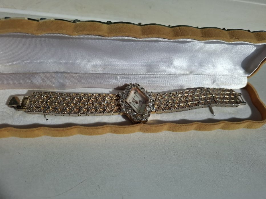 Часы Chopard цвет золотой