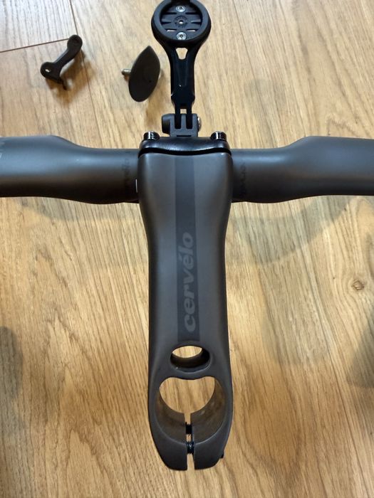 Szosowa kierownica karbonowa Cervelo R5 HB13, mostek karbonowy ST31