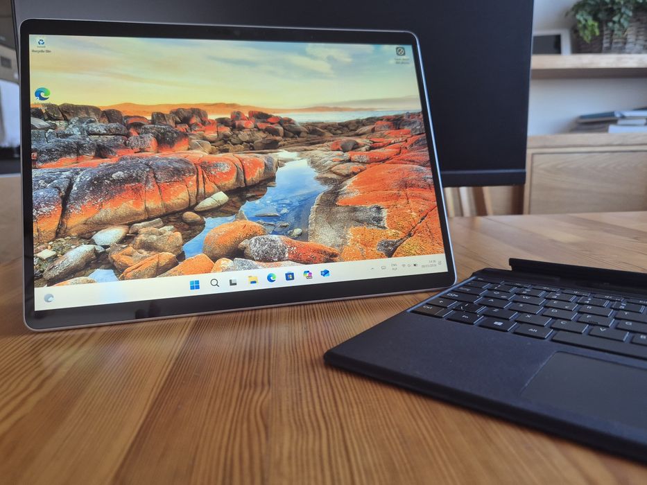 Microsoft Surface pro X + klawiatura + slim pen