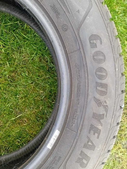 Шини зима 225/65/R17 GoodYear UltraGrip (зимова гума, резина))
