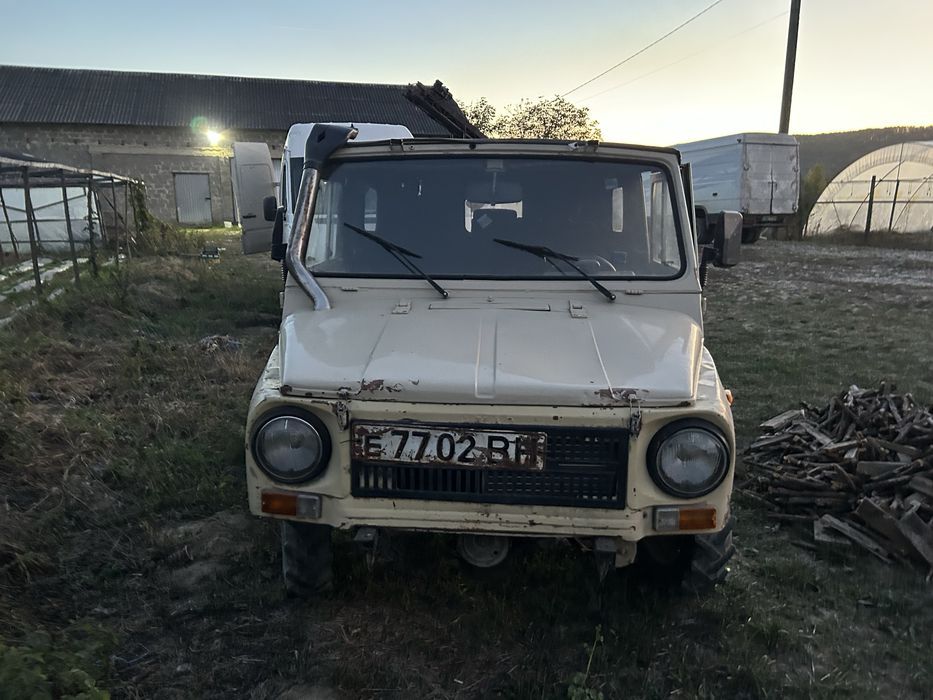 Продиється ЛуАз969 Волинь