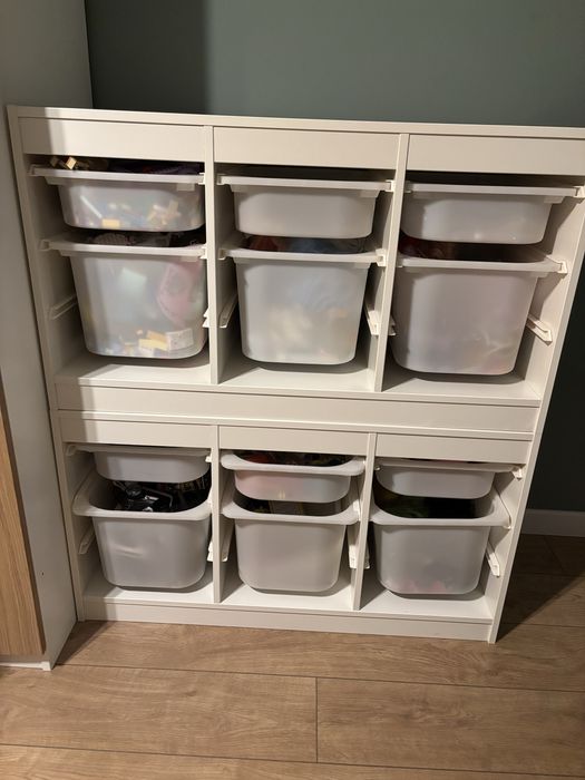 Regal z pojemnikami ikea
