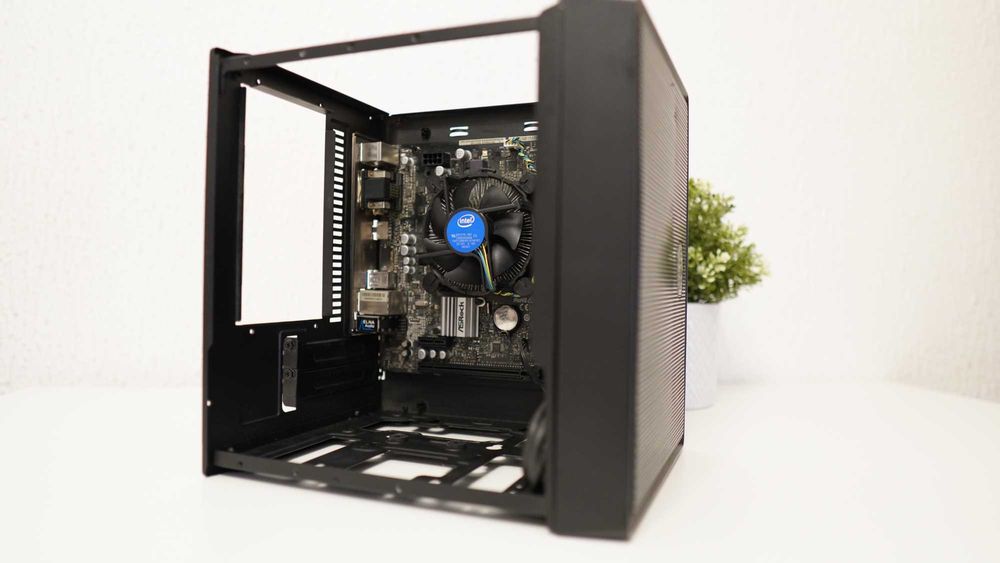 Computador / NAS - Intel Gold G5400 e 8GB HyperX DDR4