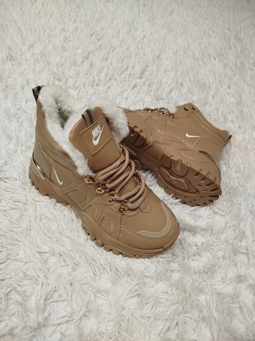 Buty damskie zimowe