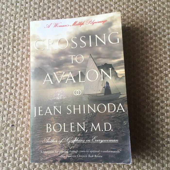 The New Universal,Crossing to Avalon, e Le grand livre du Soleil