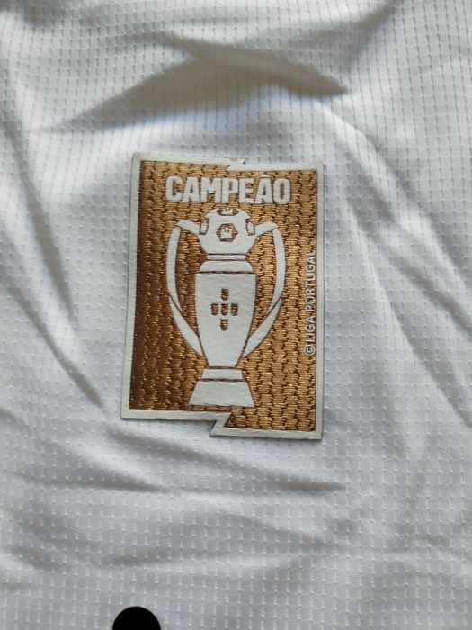 Vendo Equipamento do Benfica