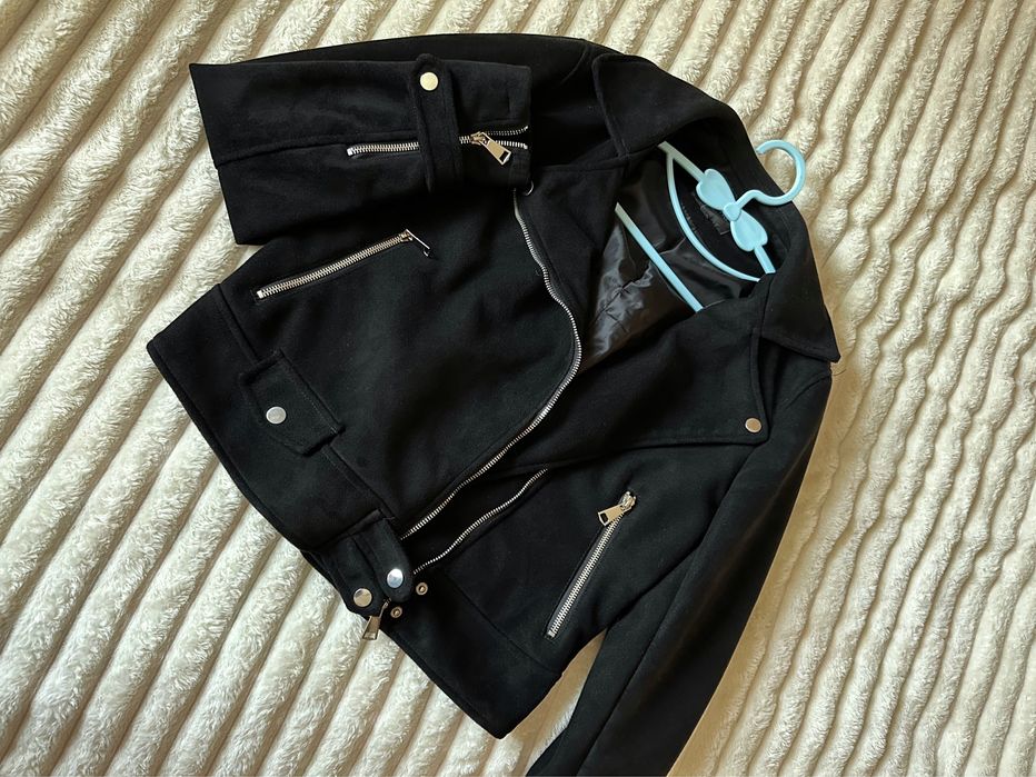 Продам Косуху , замш, одягала лічені рази