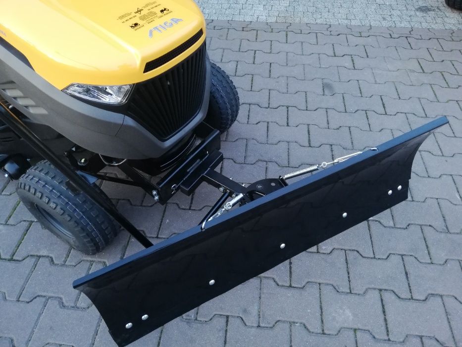 Traktor kosiarka Stiga Estate 384M Doskonała do odśnieżania
