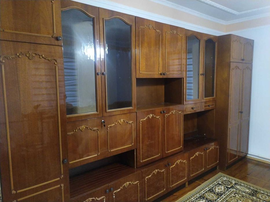 Стінка у вітальню