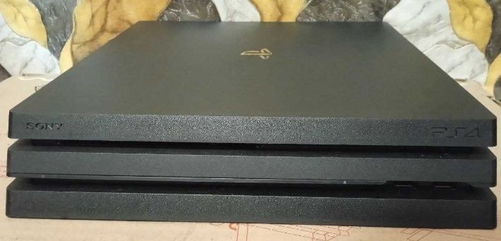 Ігрова приставка PS-4 pro 1 TB