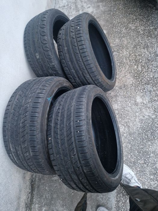 Pneus 235/40 R18 NOVOS