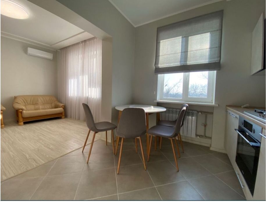 Первая сдача шикарной 2к/квартиры  Сталинки ,в районе ЖД - Вокзала !