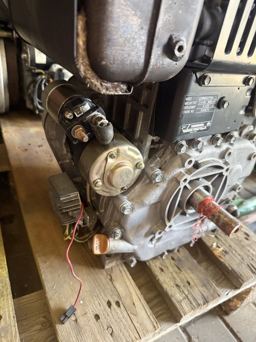 silnik yanmar L100  rozrusznik