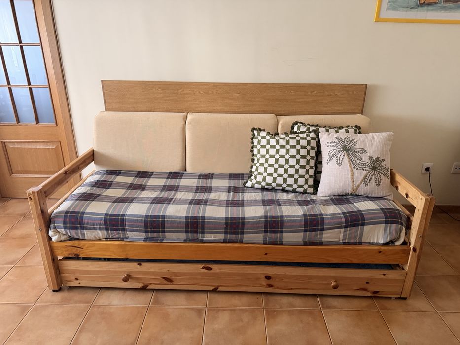 Sofá cama com colchões incluídos
