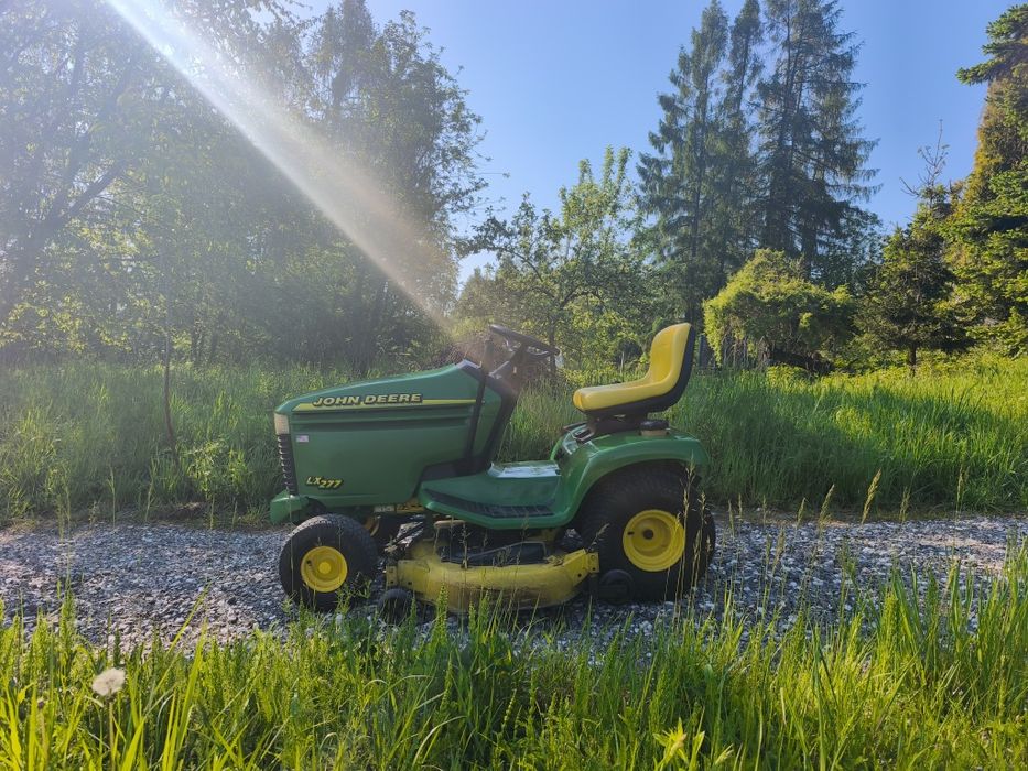 Traktorek kosiarka do trawy John Deere LX277.