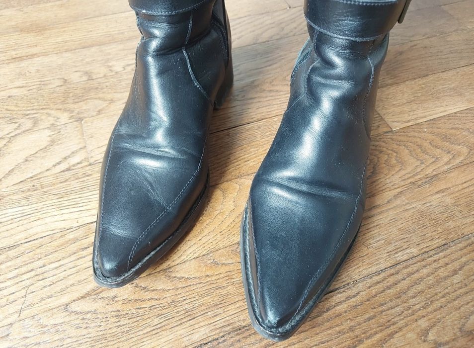 Botas altas, de couro legítimo, preta. Estilo Montaria.