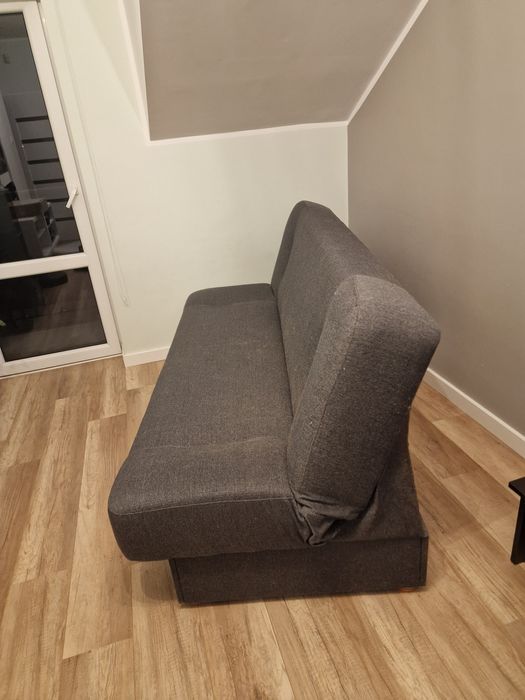 Rozkładana wersalka z pojemnikiem