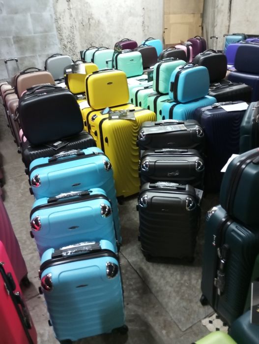 Walizka mała kabinowa L podróżna na 4 kołach z Abs++