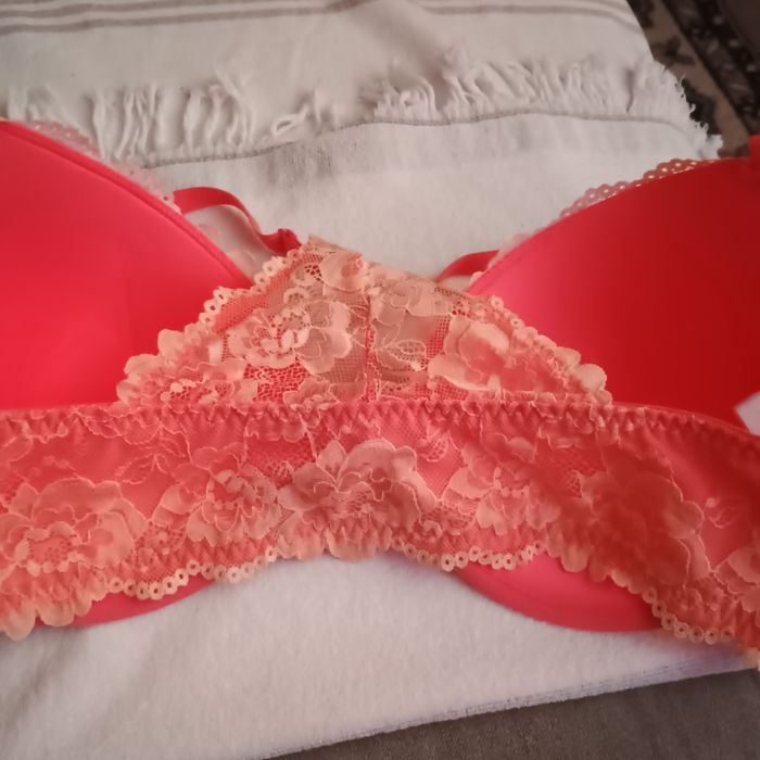 Biustonosz damski,Body Flirt ,90D