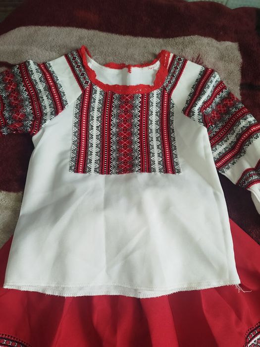 Костюм вышивка  на девочку