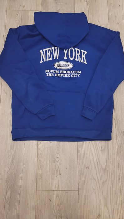 Niebieska bluza oversize