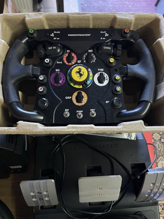 Thrustmaster T300 RS GT - Volante Ferrari F1