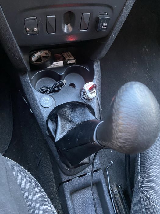 Renault logan 1.2 2013